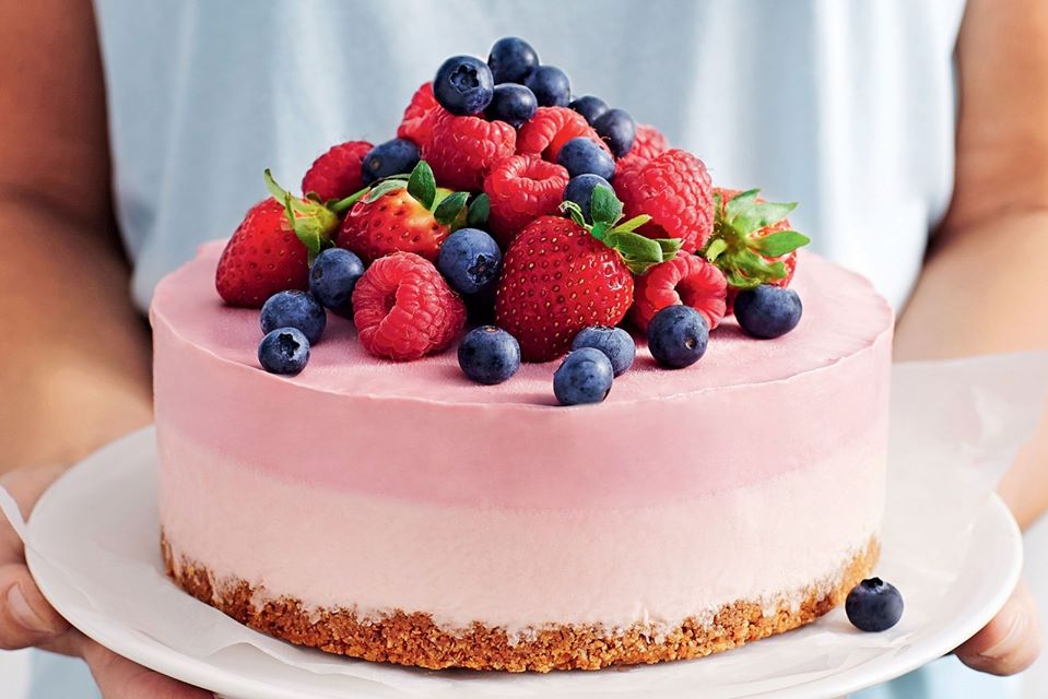 Почему стоит заказать торт на день рождения в нашей кондитерской?